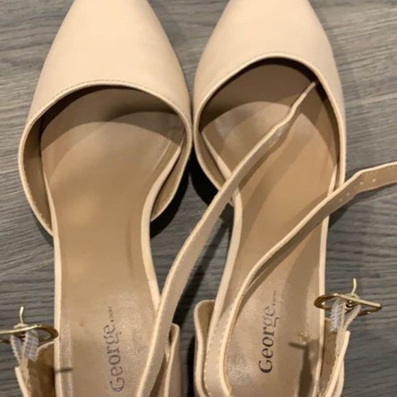 Sandals - Picture 2 of 2